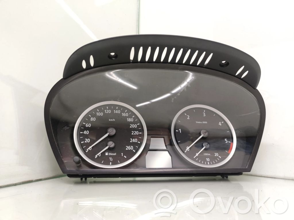 Geschwindigkeitsmesser Cockpit   6958600,62116958600