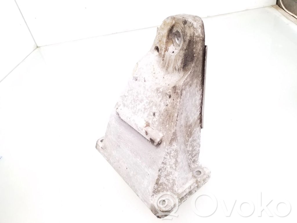 BMW 5 E60 E61 Engine mounting bracket 
