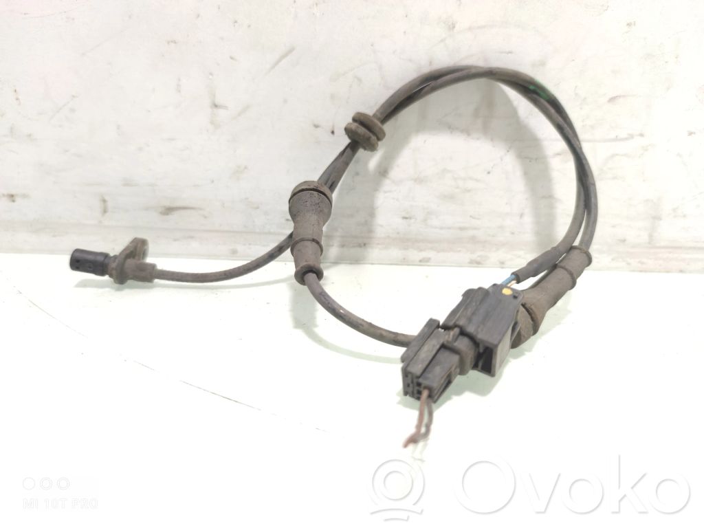 Nissan Juke I F15 Senzor ABS roată spate 