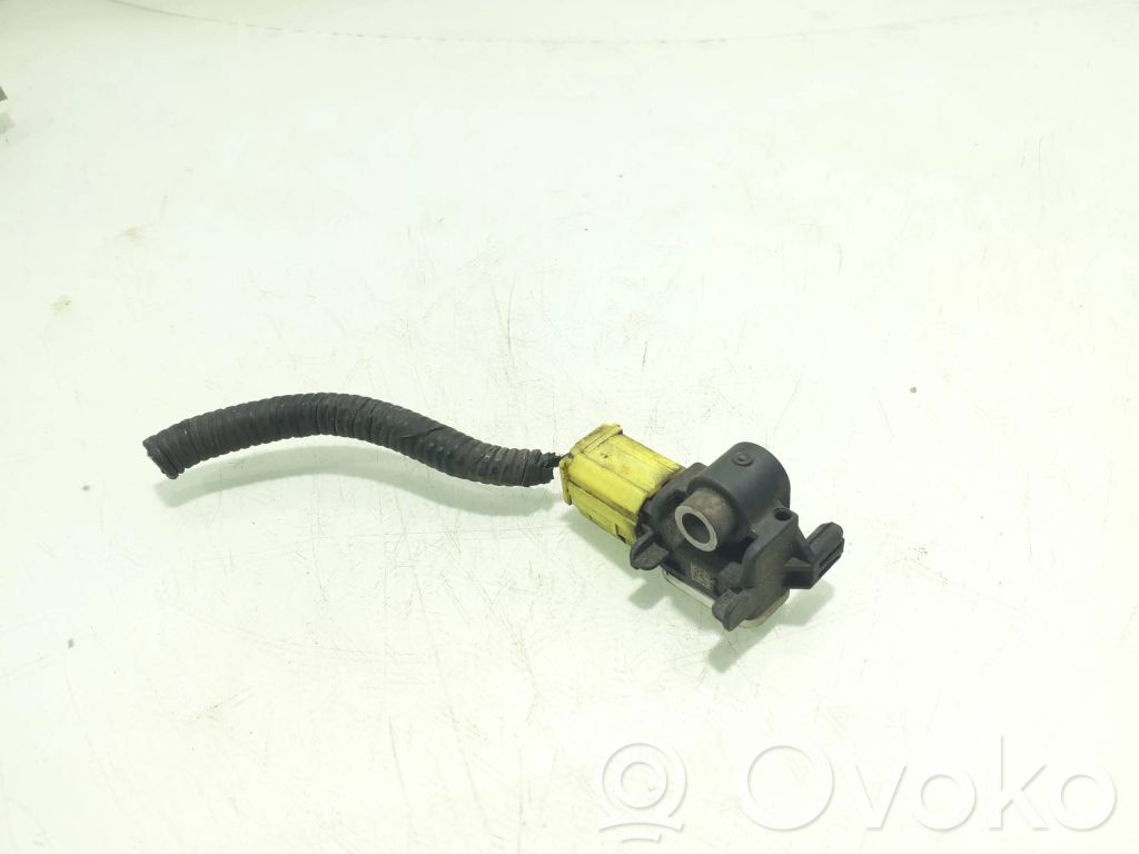 Nissan Juke I F15 Sensore d’urto/d'impatto apertura airbag