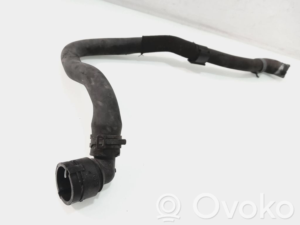 Volkswagen PASSAT B7 Tubo flessibile del liquido di raffreddamento del motore