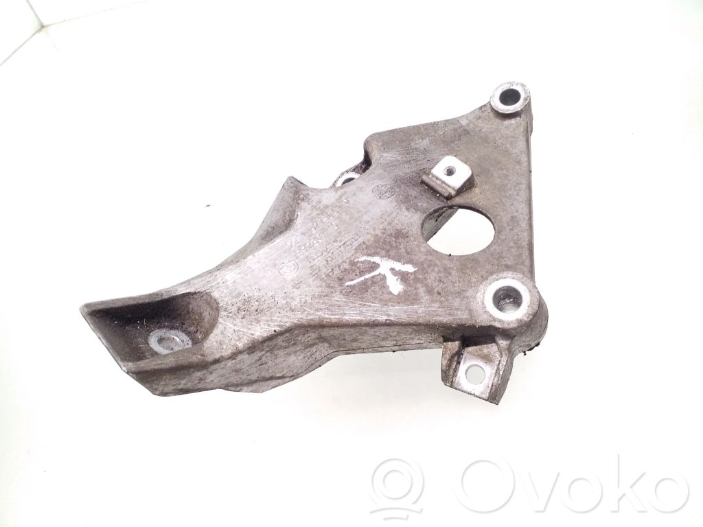 BMW 3 E90 E91 Engine mounting bracket 
