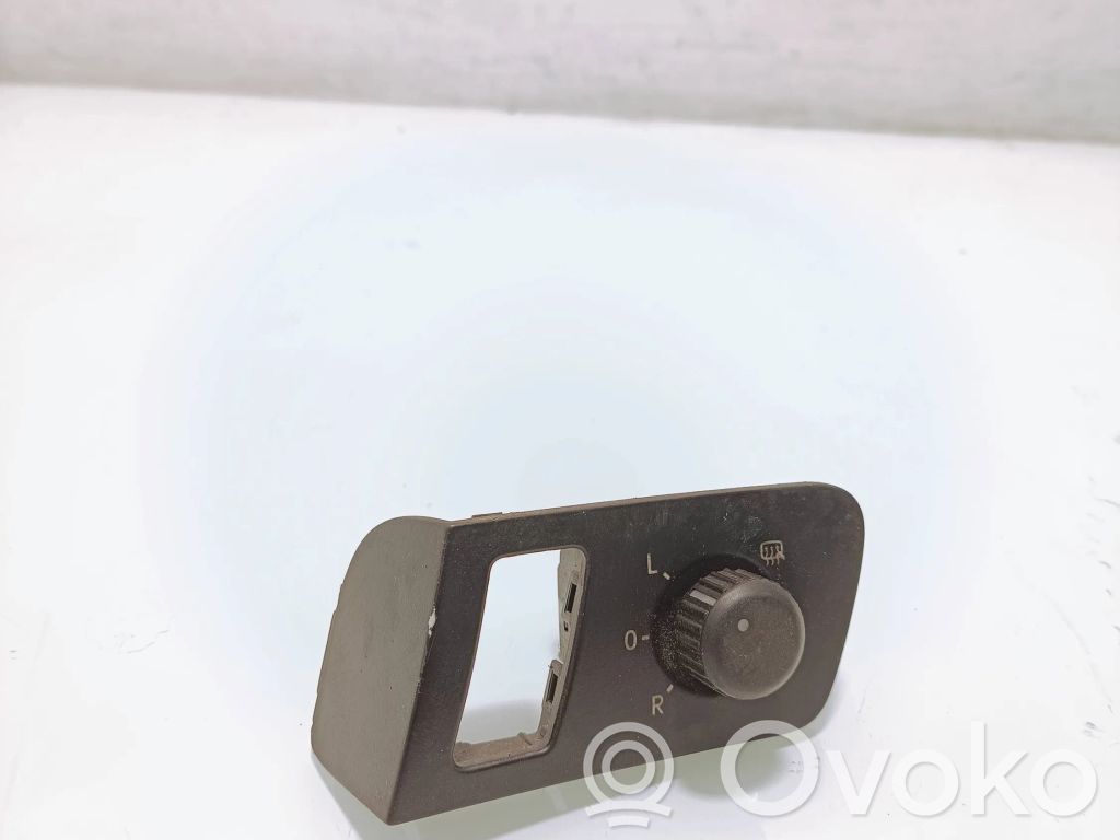 Volkswagen Touran II Wing mirror switch 