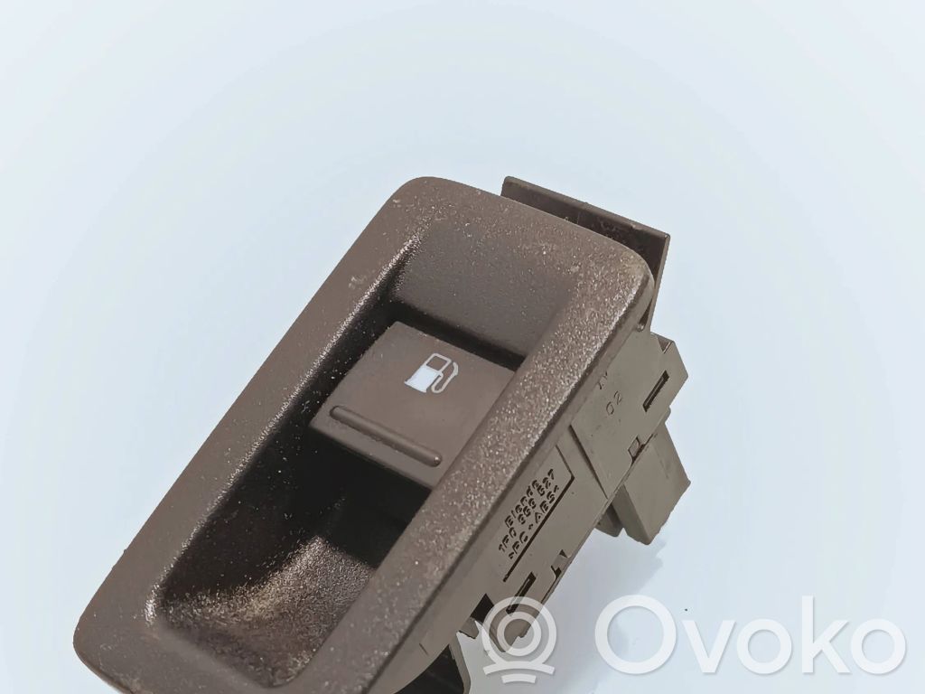 Volkswagen Touran II Bouton interrupteur de trappe à essence