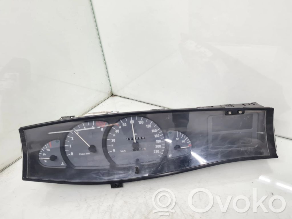 Opel Omega B2 Speedometer (instrument cluster) 