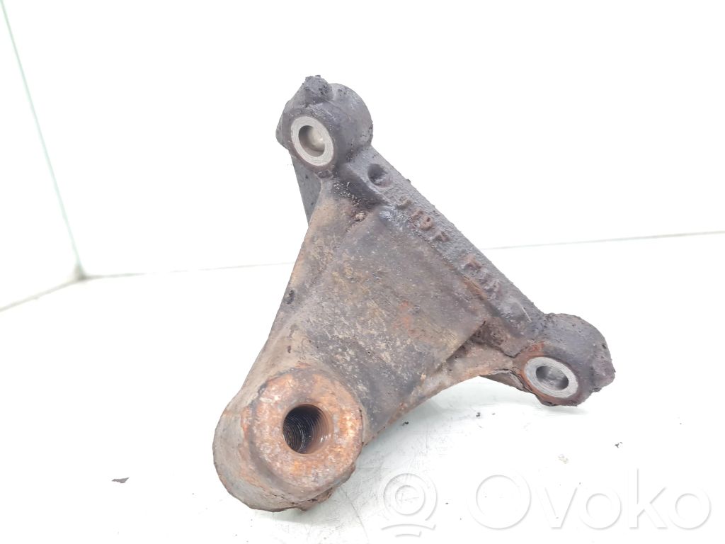 Engine mounting bracket   8200404276