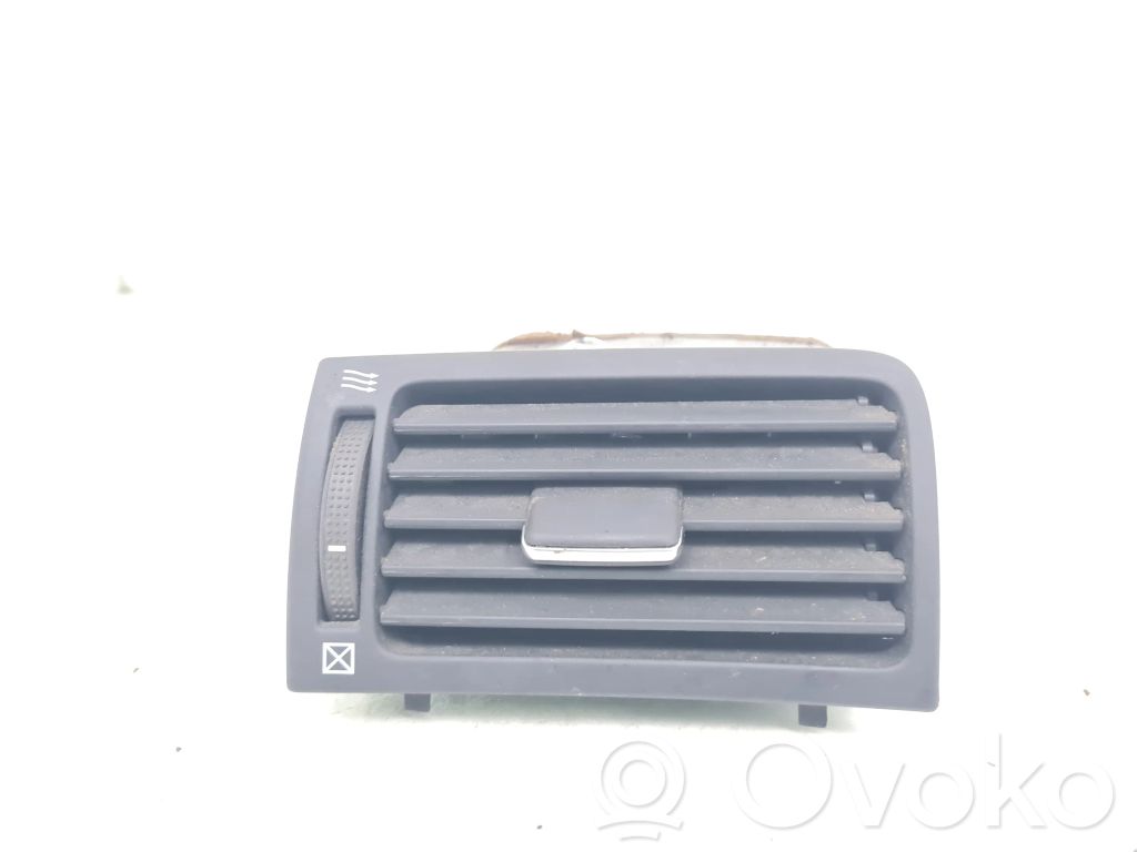 Toyota Avensis T250 Copertura griglia di ventilazione laterale cruscotto 