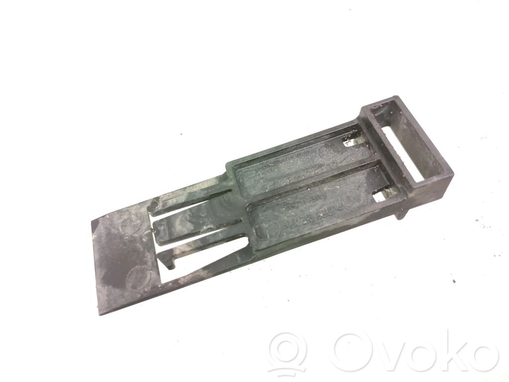BMW 5 E60 E61 Radiator mount bracket 