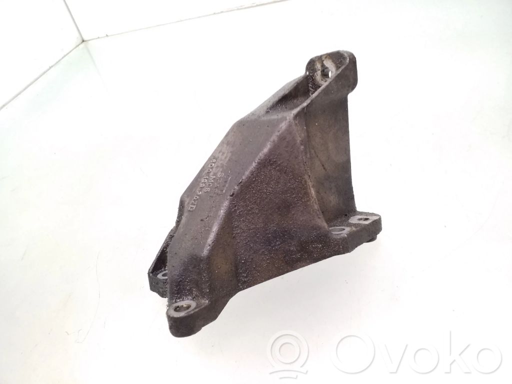 Engine mounting bracket   8D0199307L