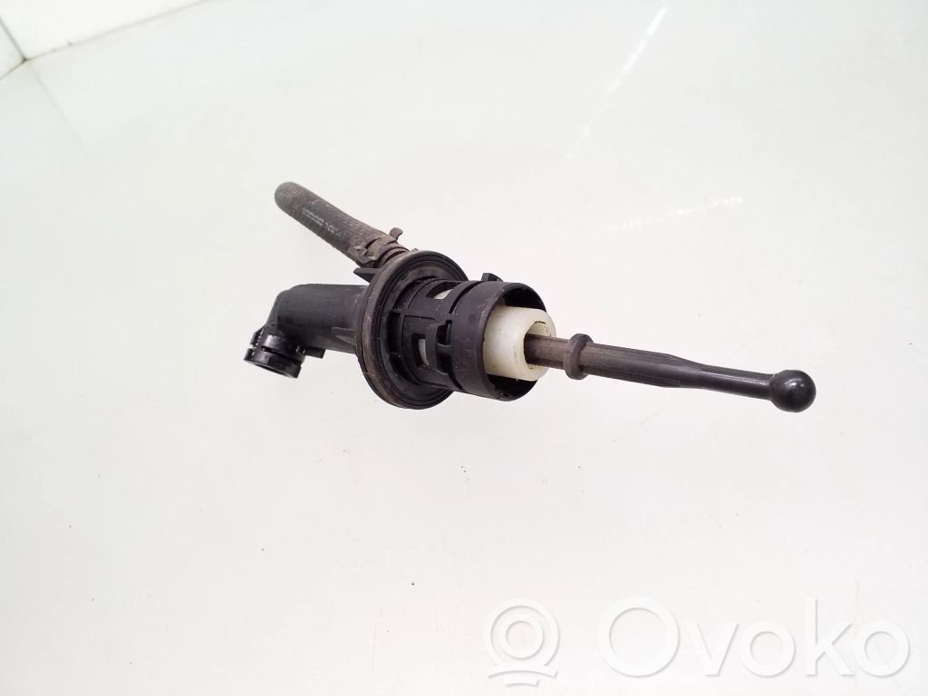 Volkswagen PASSAT B6 Główny cylinder sprzęgła 