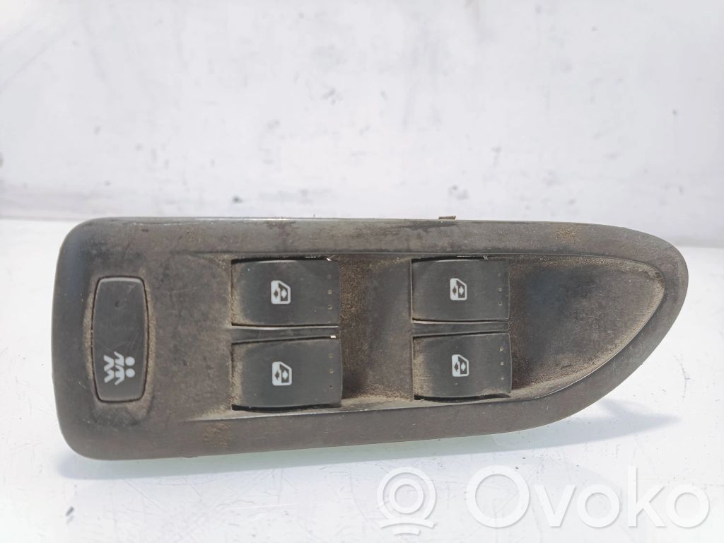 Renault Laguna II Electric window control switch 