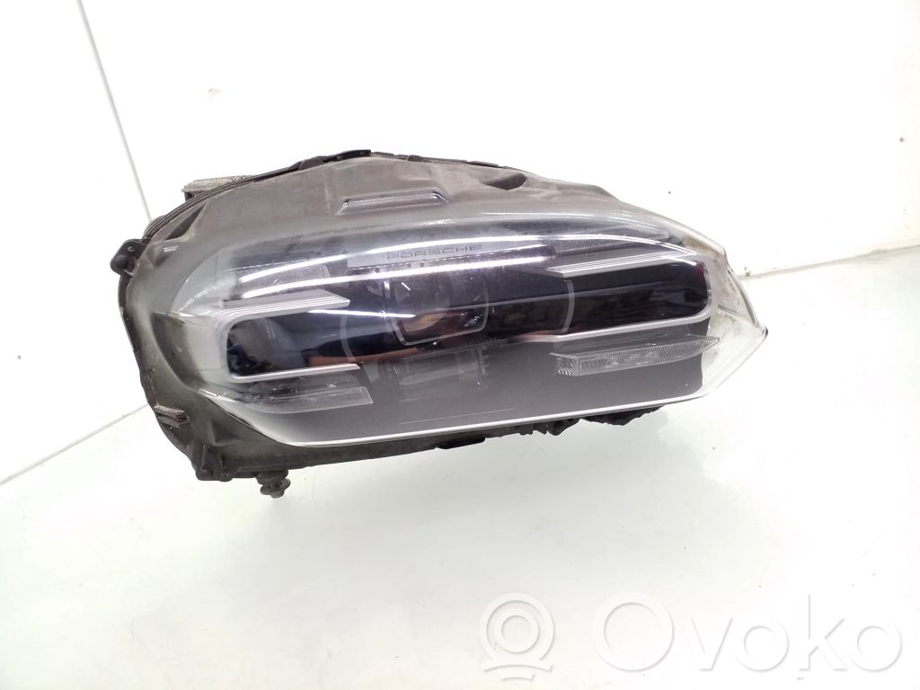 Porsche Taycan 9J1 Far 