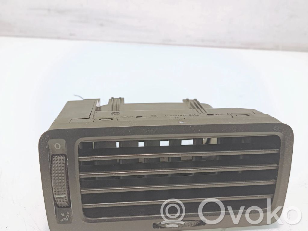 Volkswagen Bora Moldura protectora de la rejilla de ventilación lateral del panel 