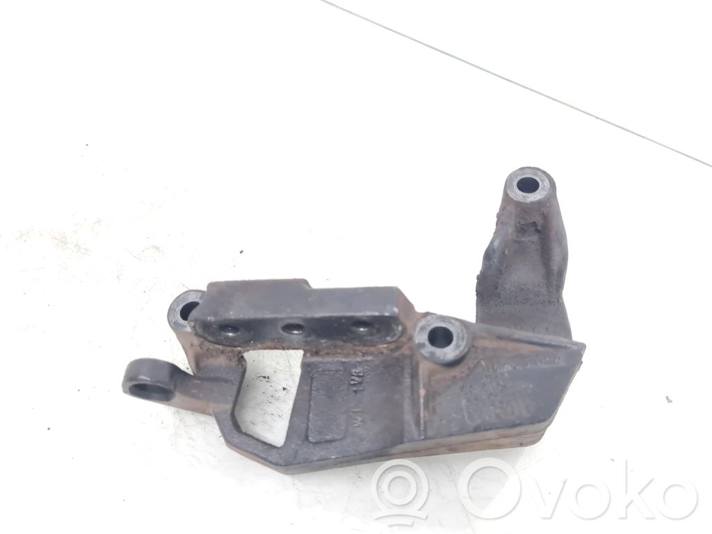 Opel Zafira A Engine mounting bracket 