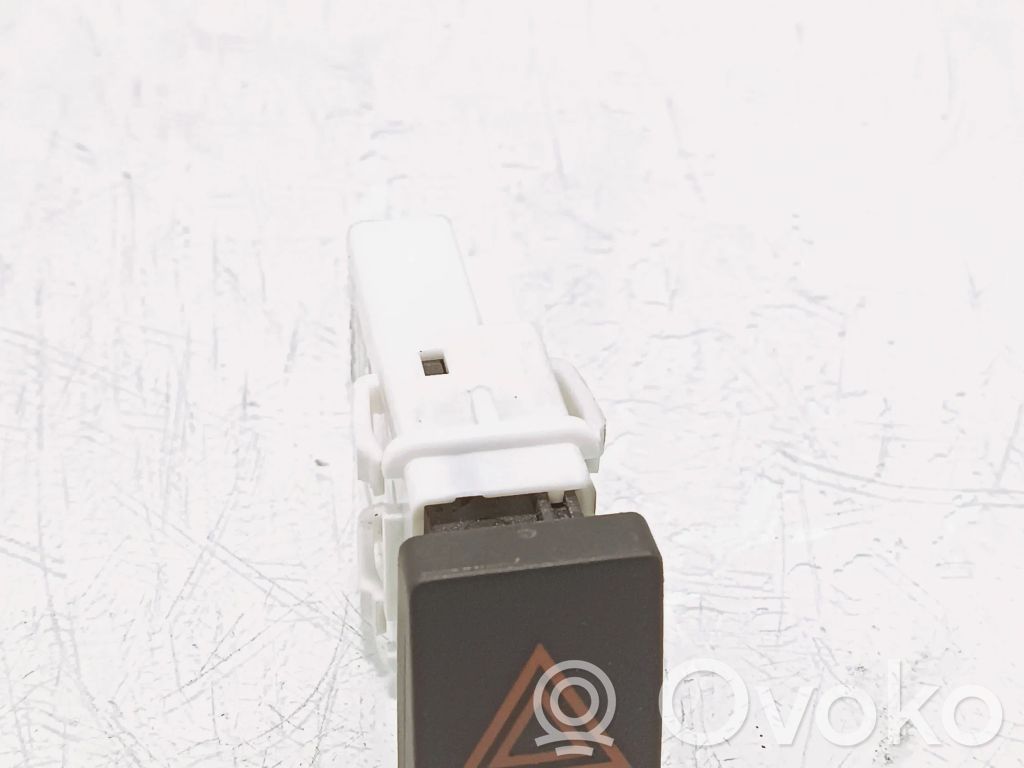 Nissan Qashqai Hazard light switch 