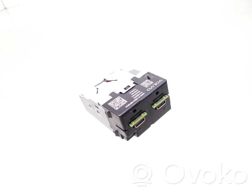Polestar 2 Enchufe conector USB 