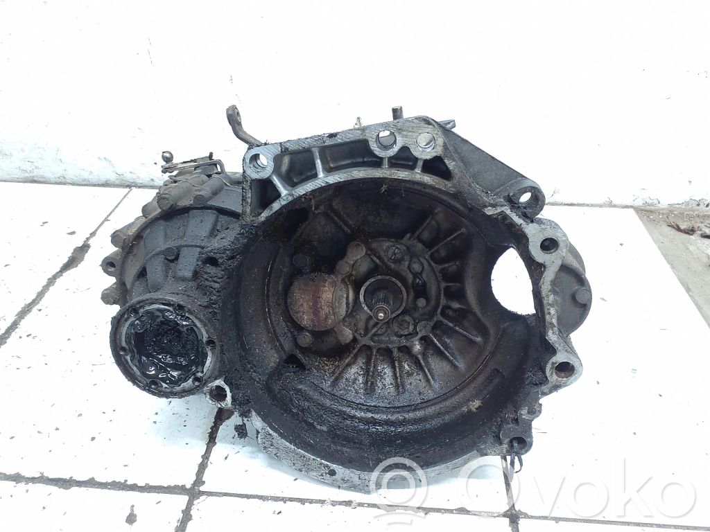 Volkswagen Caddy Manual 5 speed gearbox 