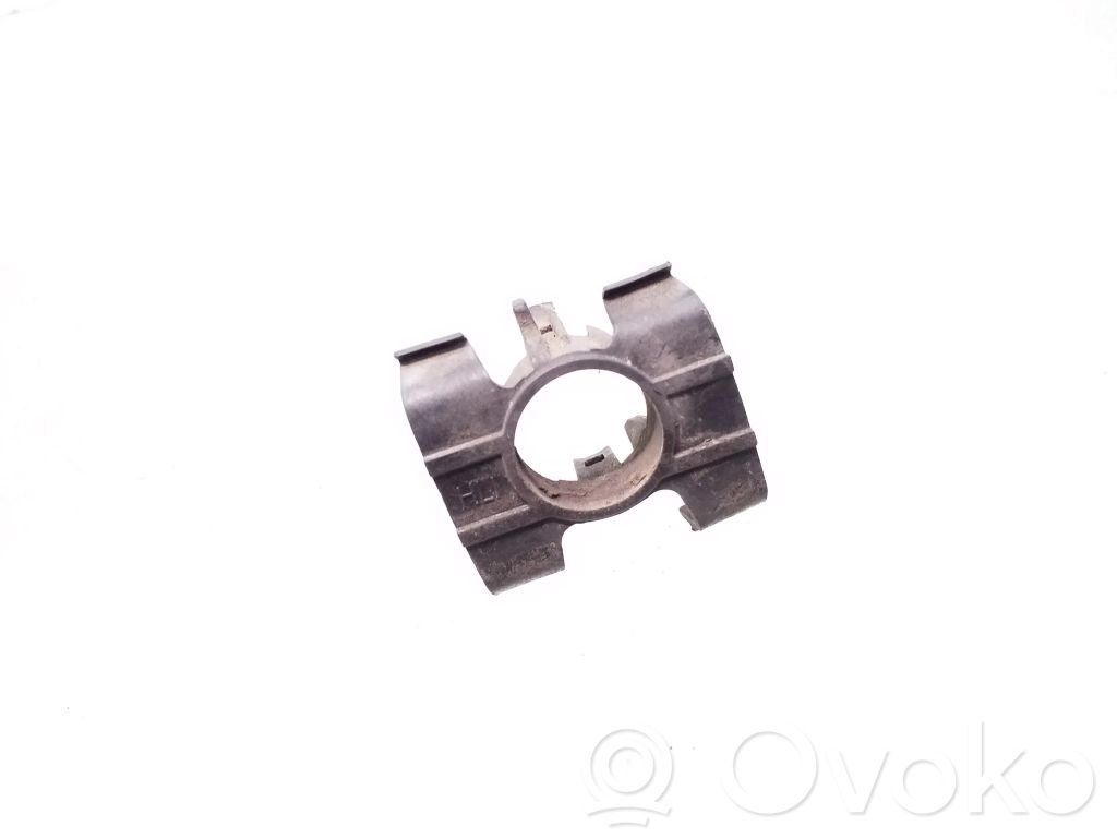 BMW 1 E81 E87 Soporte del sensor de aparcamiento trasero (PDC) 