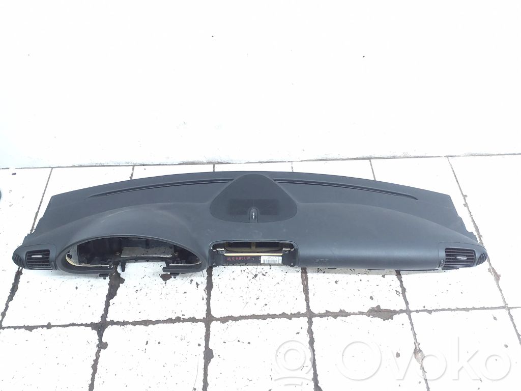 Mercedes-Benz C W203 Panel de instrumentos 
