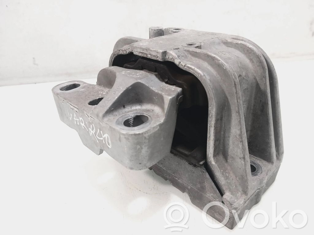 Volkswagen Golf Plus Engine mount bracket 