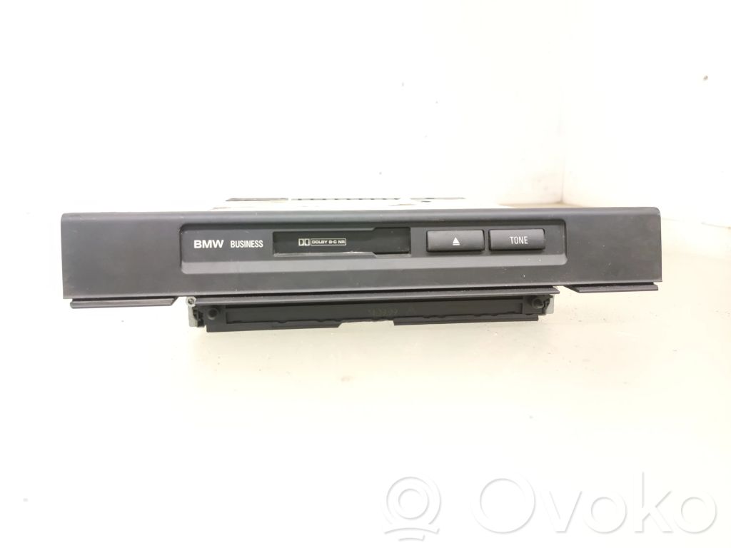 Radio/CD/DVD/GPS-pääyksikkö