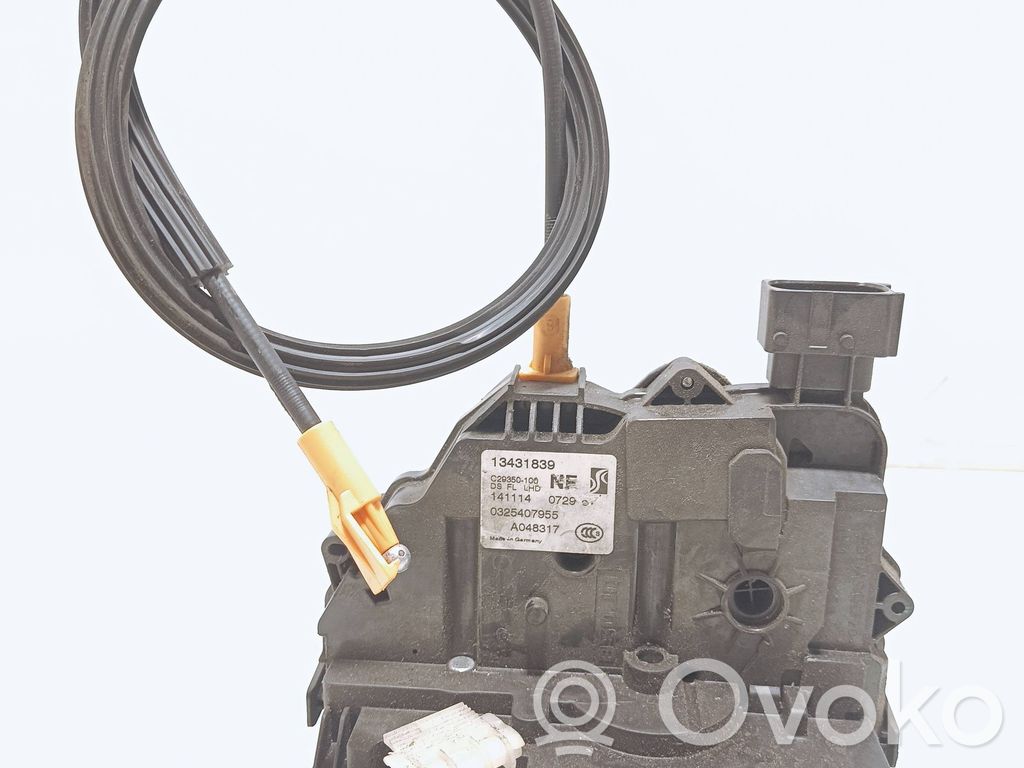 Opel Corsa E Front door lock 