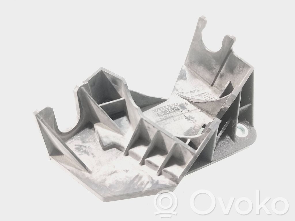 Volvo V50 Gear shift cable bracket 