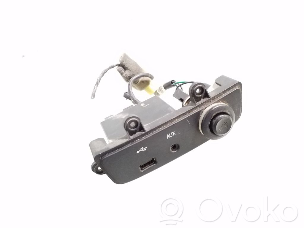 Enchufe conector USB   202008944,201006519