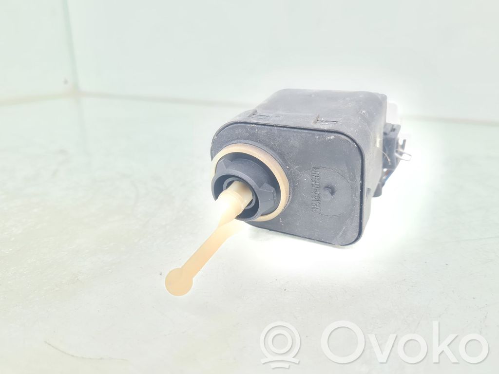Audi A4 S4 B5 8D Motorino di regolazione assetto fari