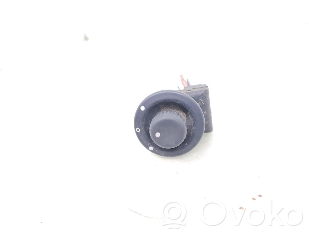 Renault Megane I Wing mirror switch 
