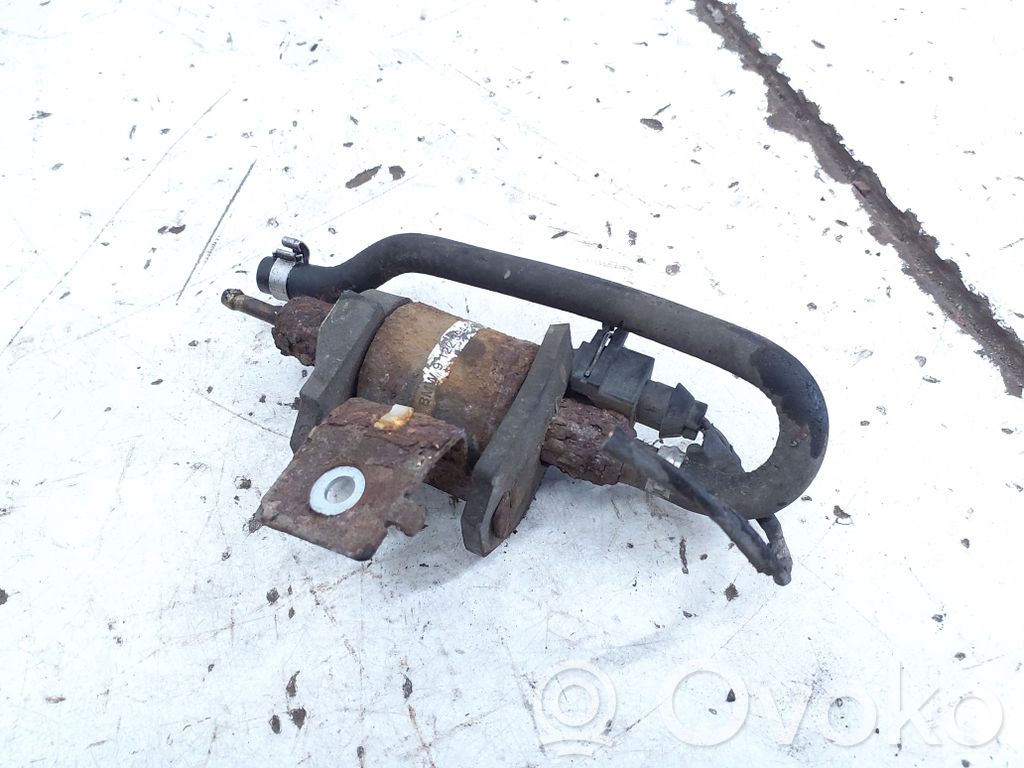 BMW 7 E65 E66 Webasto-lisälämmittimen polttoainepumppu 