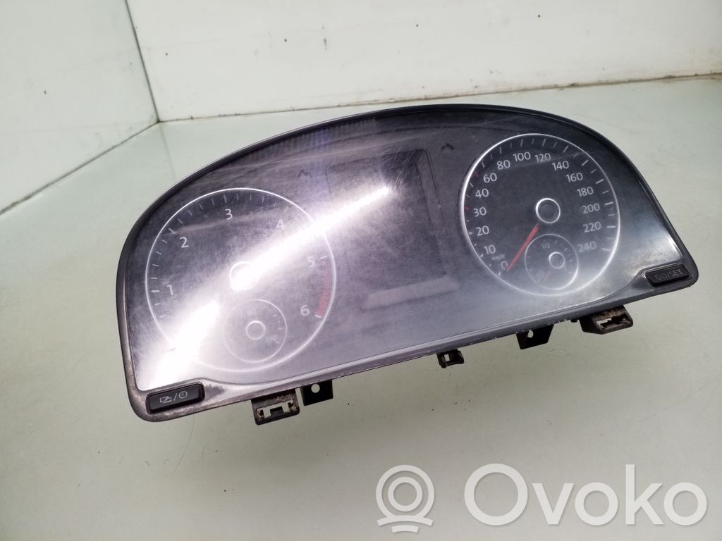 Volkswagen Caddy Speedometer (instrument cluster) 