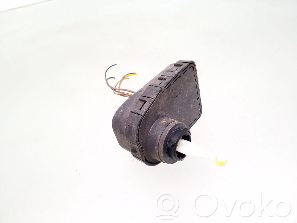 Opel Omega B2 Motor reglare nivel far 