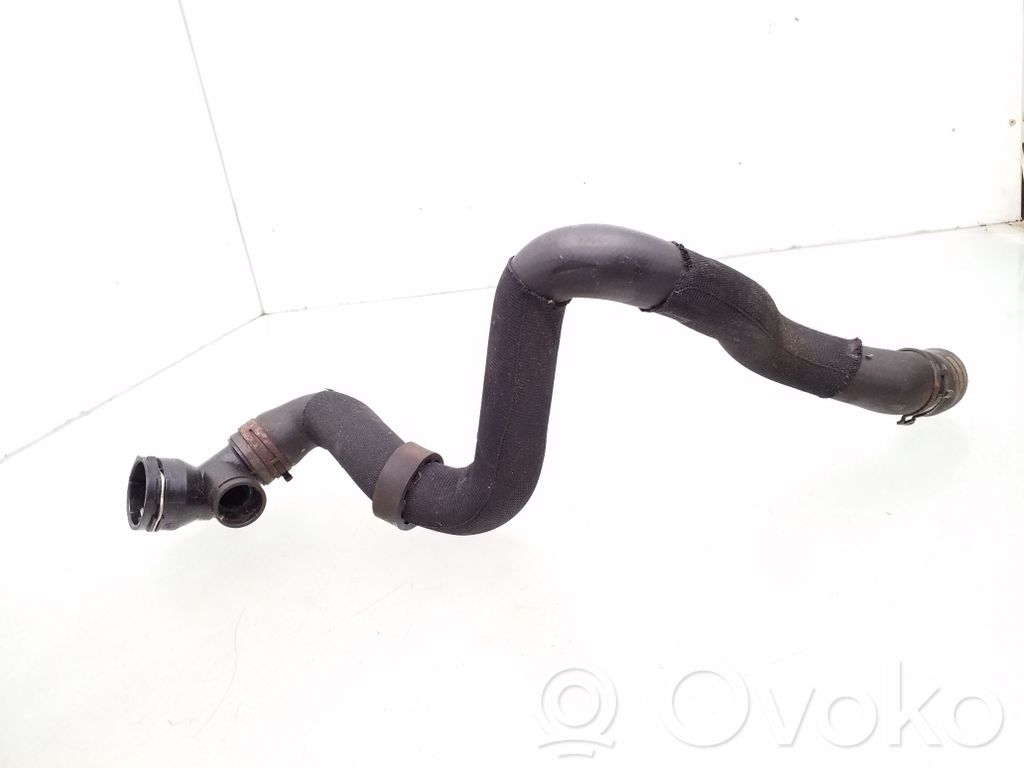 Volkswagen Golf V Tubo flessibile del liquido di raffreddamento del motore