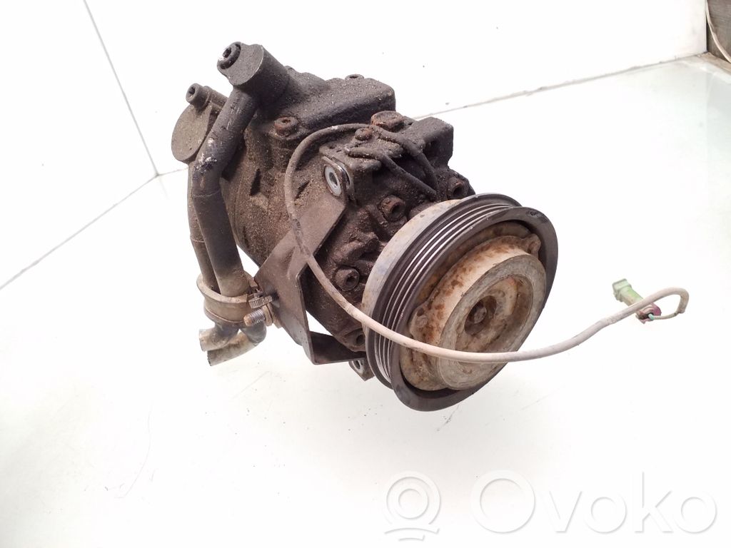 Volkswagen PASSAT B5 Compressore aria condizionata (A/C) (pompa)