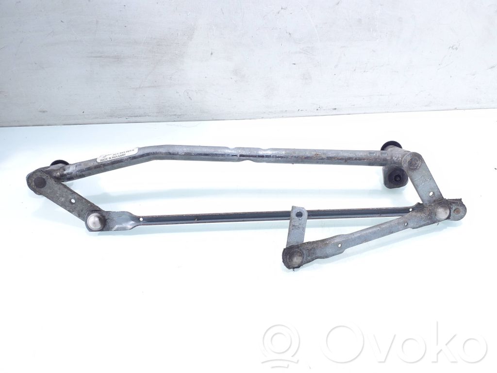 Volkswagen PASSAT B6 Tringlerie d'essuie-glace avant
