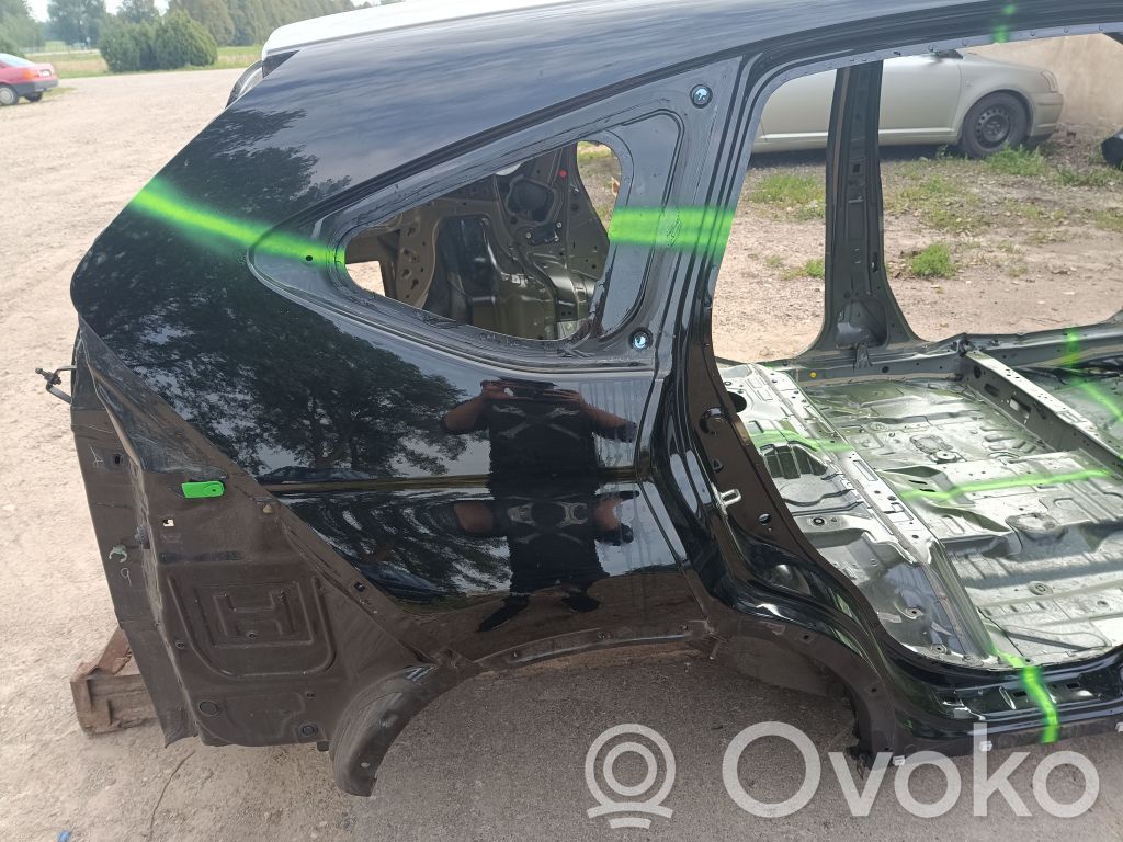 Panel lateral trasero