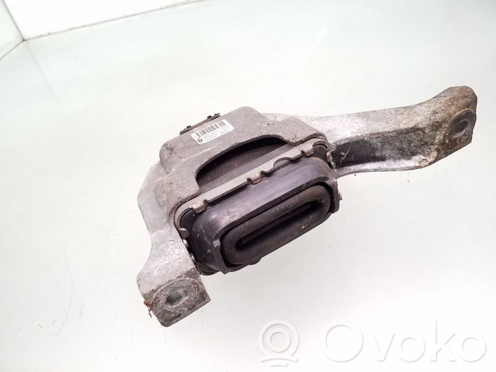 Engine mount bracket   6779805,68623513