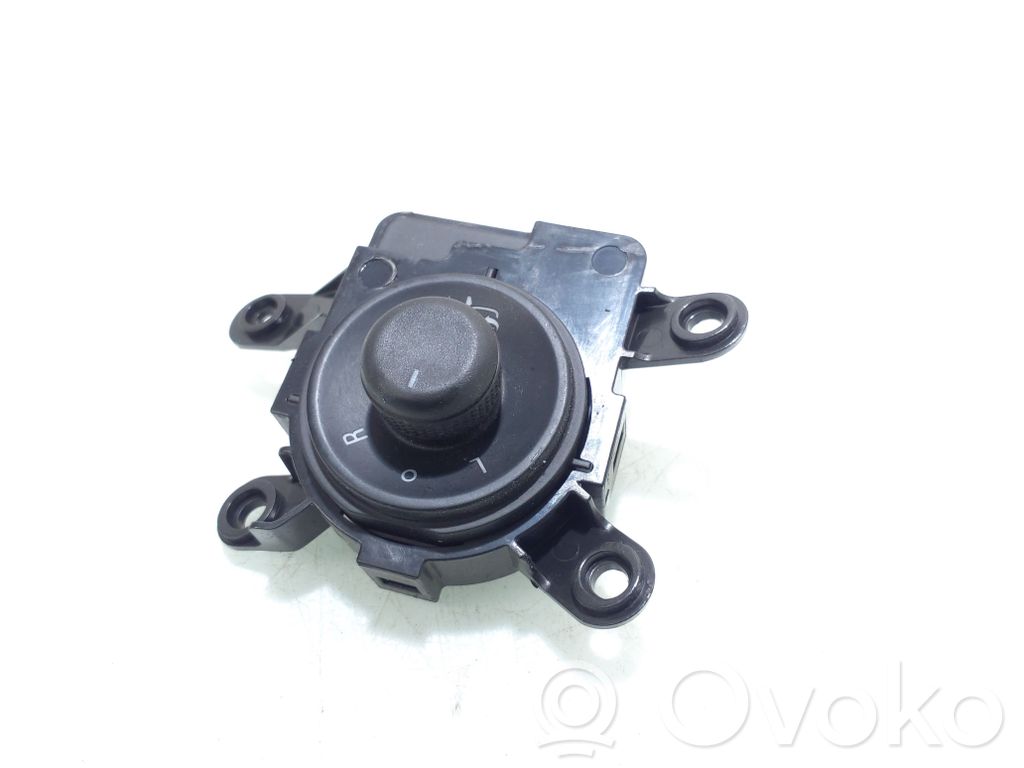 Chevrolet Orlando Interruptor del espejo lateral 