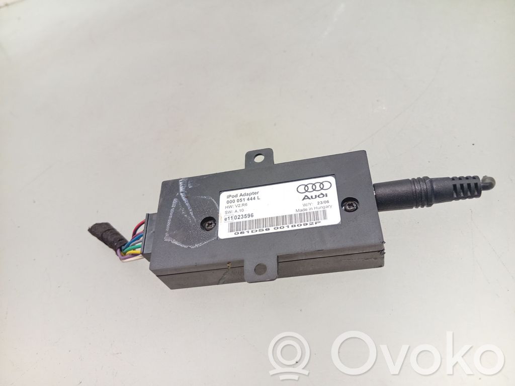 Audi A4 S4 B7 8E 8H iPod-pistoke 
