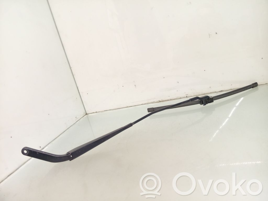 BMW X5 E70 Front wiper blade arm 