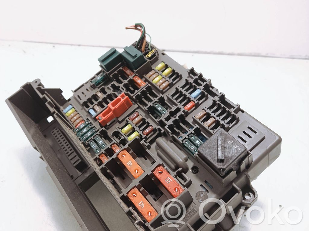 BMW 3 E90 E91 Fuse module 