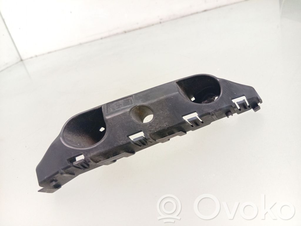 Nissan Note (E12) Fender mounting bracket 