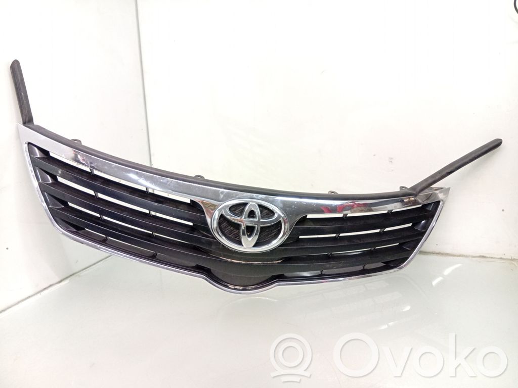 Toyota Avensis T270 Maskownica / Grill / Atrapa górna chłodnicy 