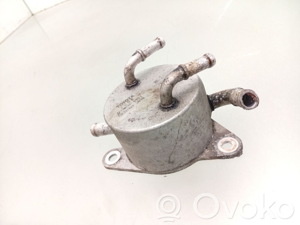 Toyota Avensis T270 Refroidisseur d'huile moteur 