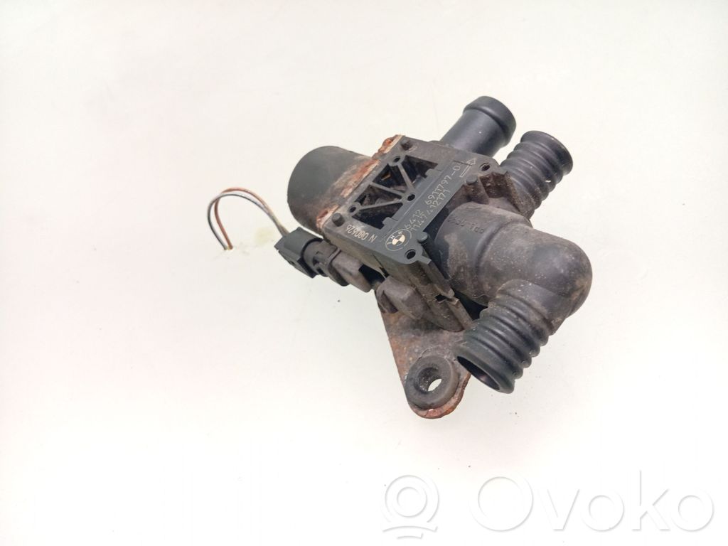 BMW 5 E60 E61 Apsildes radiatora vārsts (-i) 