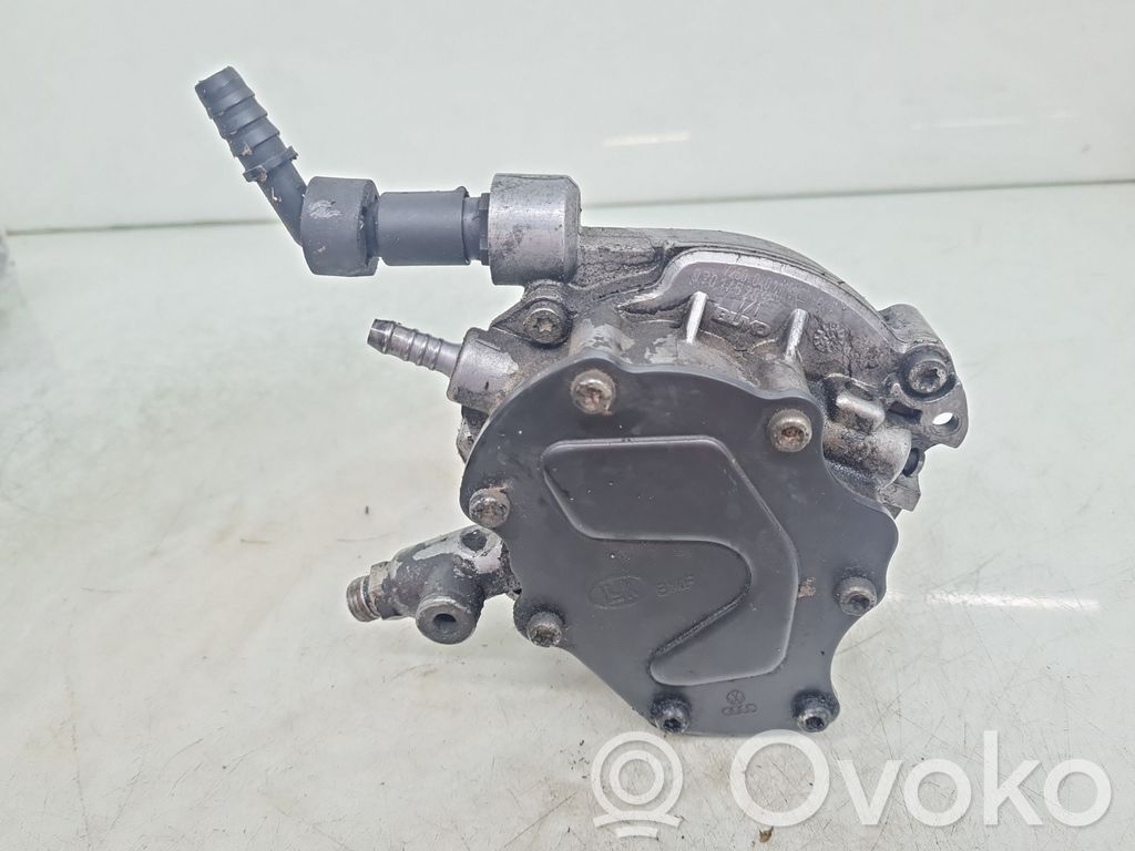 Volkswagen Touareg I Bomba de vacío