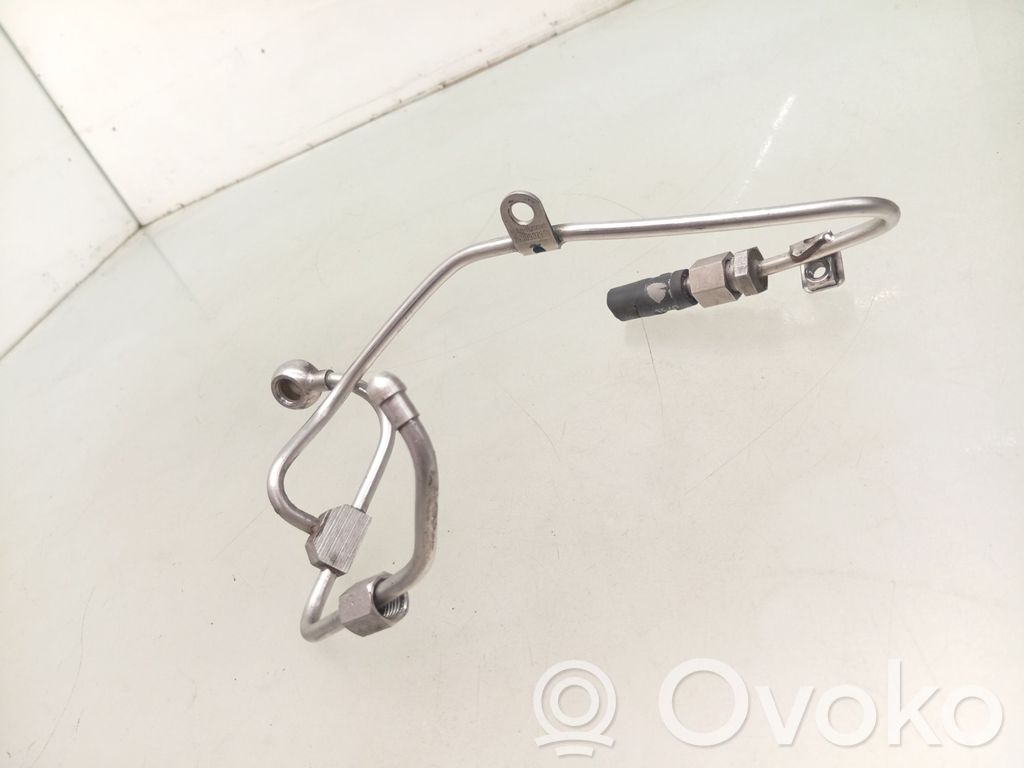 Audi A4 S4 B7 8E 8H Conductă alimentare combustibil 
