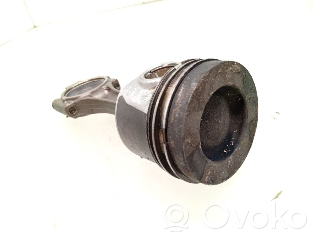 Volkswagen Golf VI Piston cu bielă 