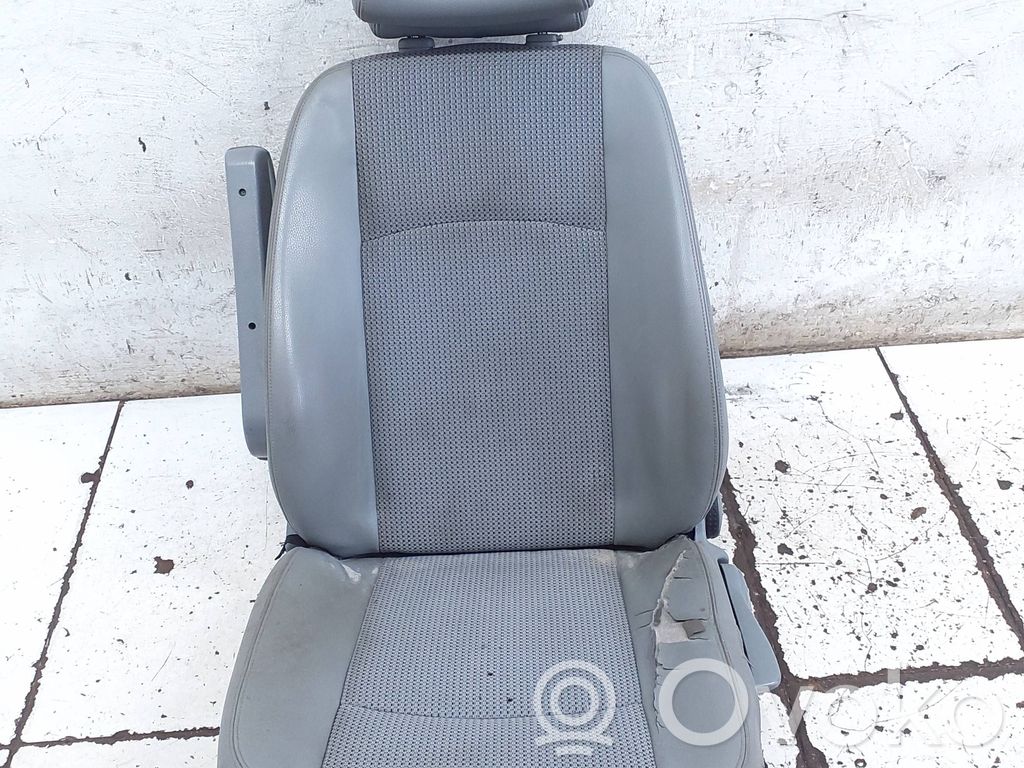 Mercedes-Benz Vito Viano W639 Kuljettajan istuin